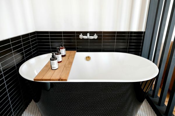 Quelle baignoire choisir pour sublimer une salle de bain design ?