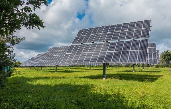 Les avantages incontournables du store solaire pour votre maison
